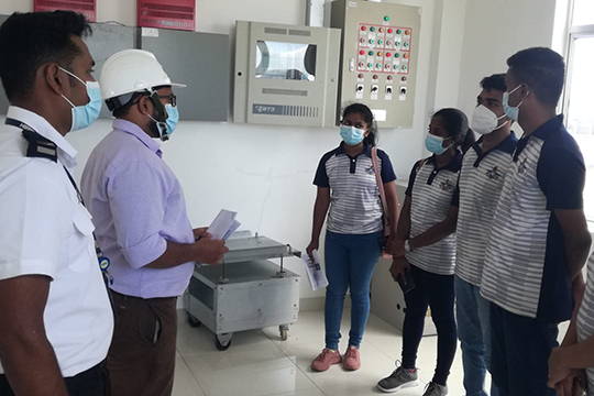 kdu-students-on-an-educational-tour-at-hip-hambantota-international
