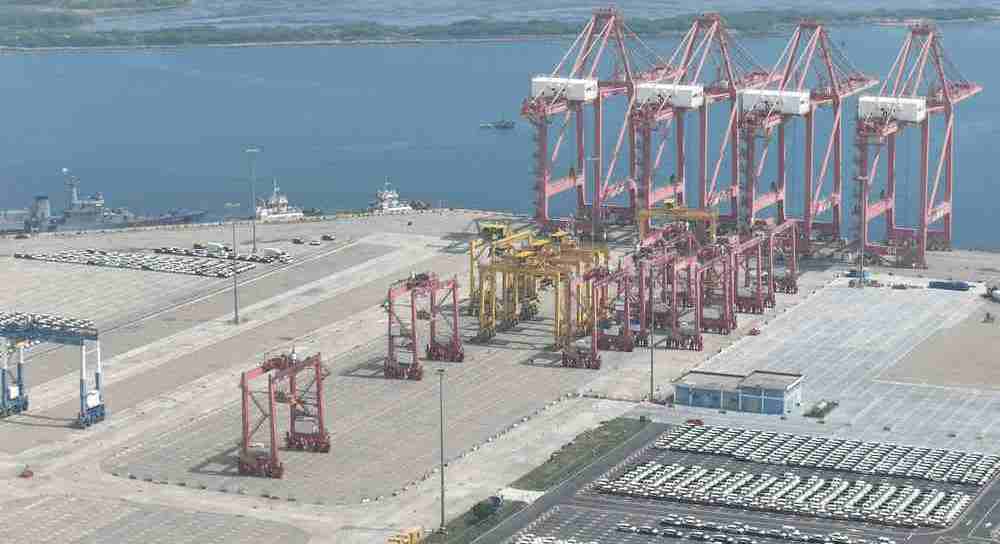 Discharged Cranes at HIP ready for assembling